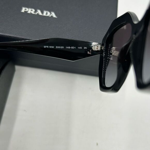 Unisex Prada geometric sunglasses made in Italy - Picture 8 of 8